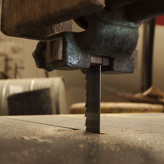 Choose the Right Wood Bandsaw Blade for Hardwood Cuts